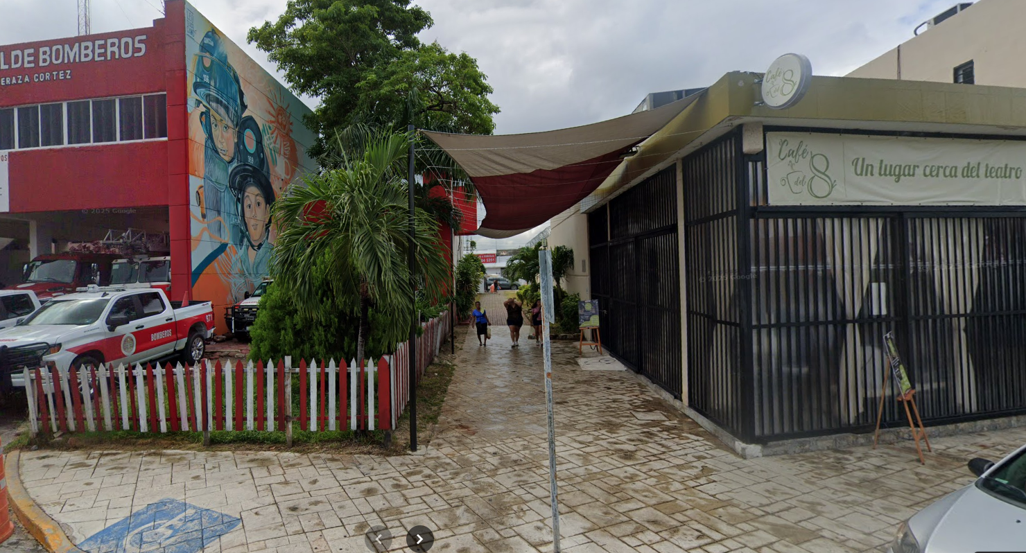 Meeting point location between Fire Station and Teatro 8 de Octubre in downtown Cancun